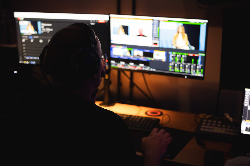 MLV.sk_Tréningom_k_úspechu-studio-na-racku-livestream-telemost-hybridny-event-diskusia (14)