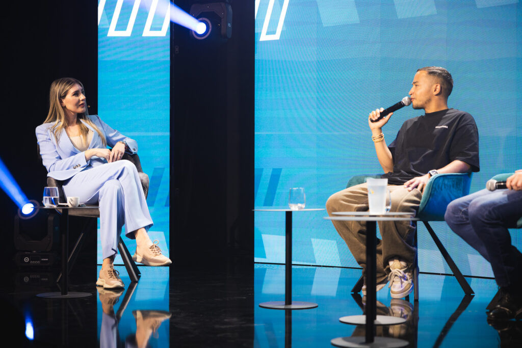 MLV.sk_Tréningom_k_úspechu-studio-na-racku-livestream-telemost-hybridny-event-diskusia (19)