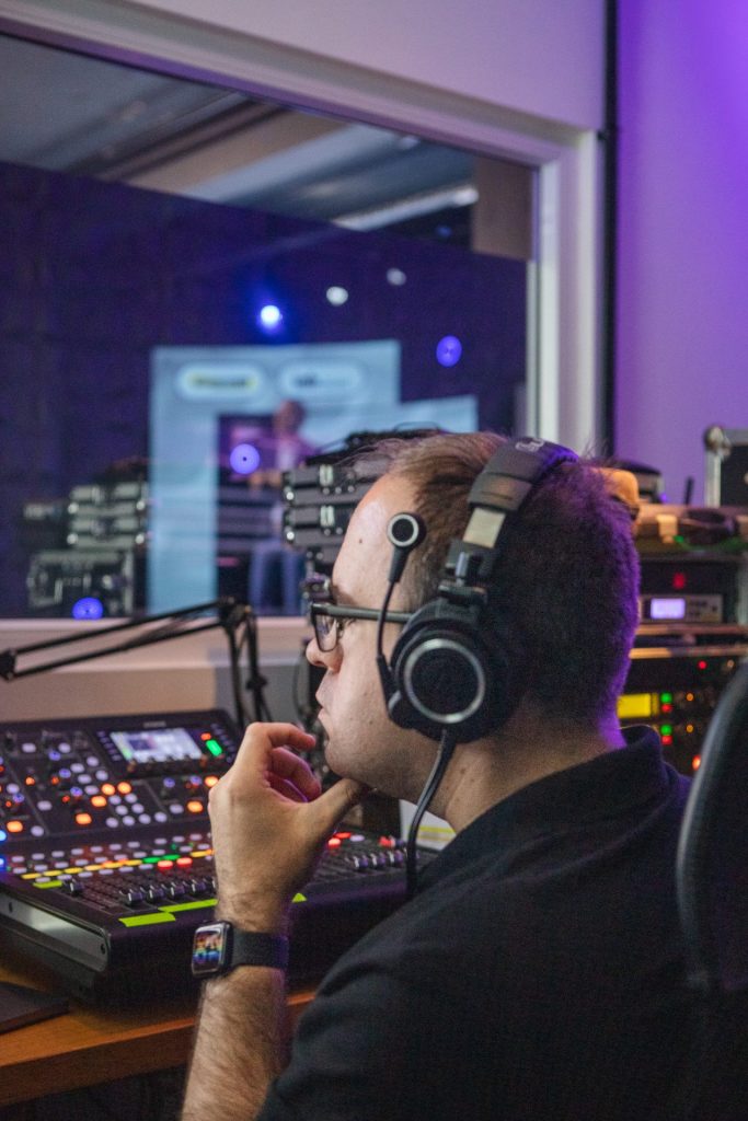 MLV.sk_ConnectedRULEZZ_online_marketingova_konferencia_livestream_Studio_na_Racku (47)