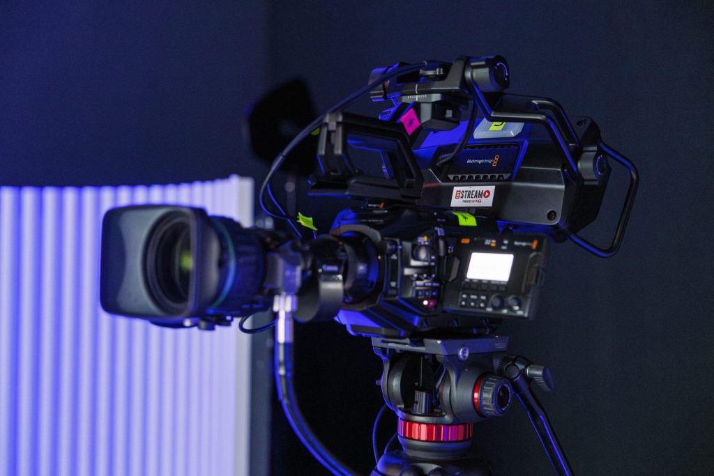 MLV.sk_ConnectedRULEZZ_online_marketingova_konferencia_livestream_Studio_na_Racku_kamerova_technika (3)