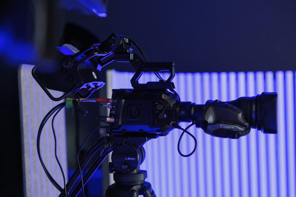 MLV.sk_ConnectedRULEZZ_online_marketingova_konferencia_livestream_Studio_na_Racku_kamerova_technika (5)