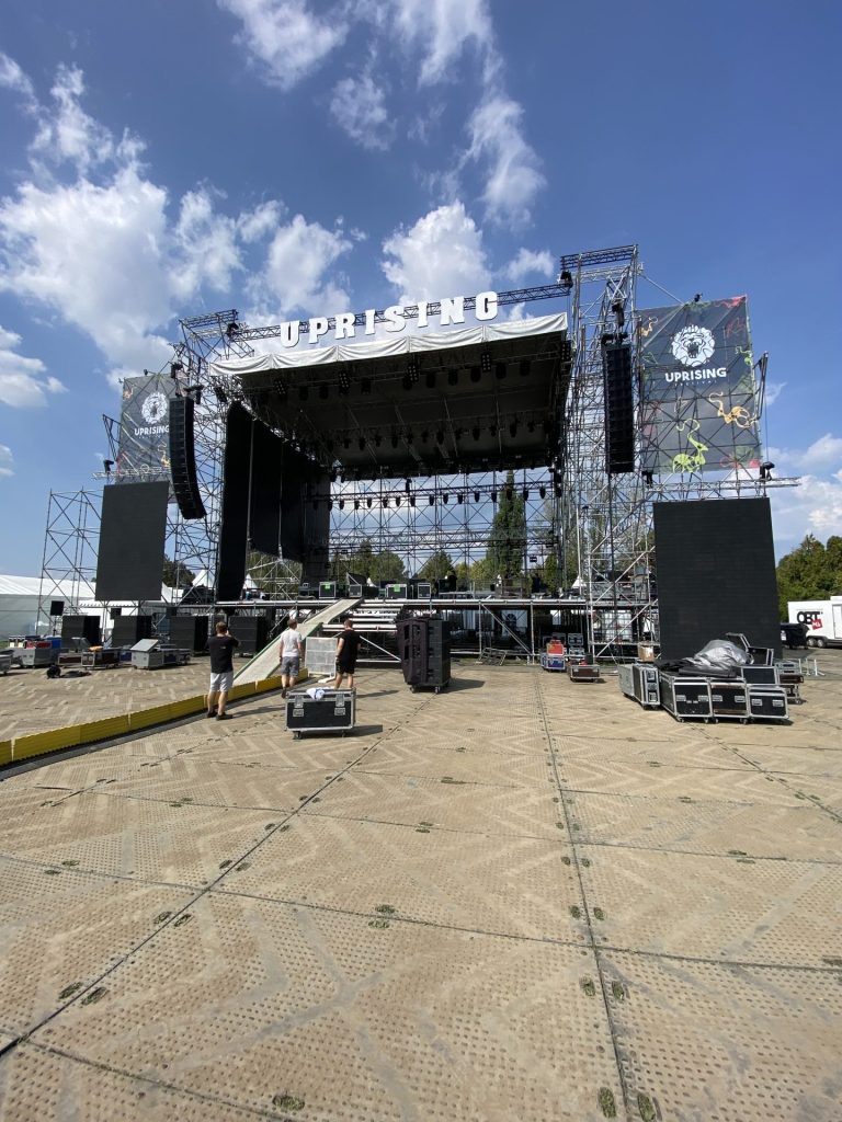 MLV.sk_Uprising_Festival_Livestream_strih_kamery_zvuk_2