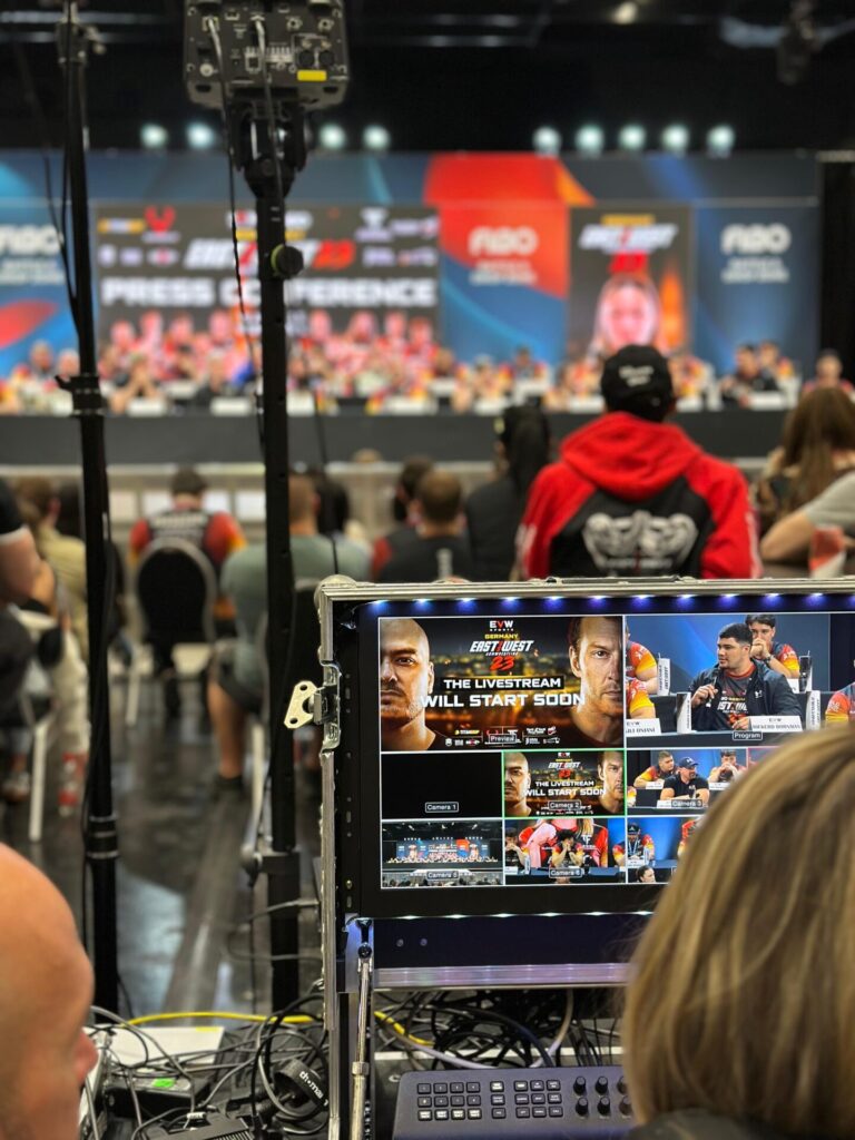 FIBO_east_vs_west_23_Nemecko_livestream_strih_kamier_rezia_stage_dizajn_replay_LED_obrazovky_kamery_zeriav (2)