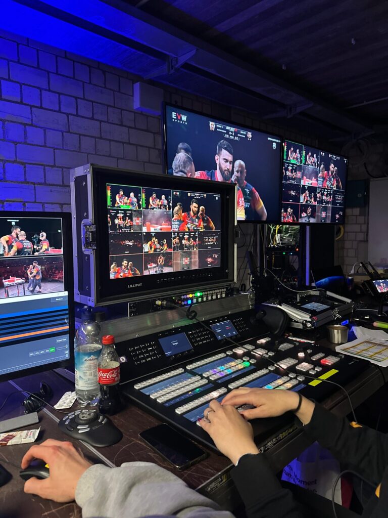 MLV.sk_east_vs_west_23_Nemecko_livestream_strih_kamier_rezia_stage_dizajn_replay_LED_obrazovky_kamery_zeriav (44)