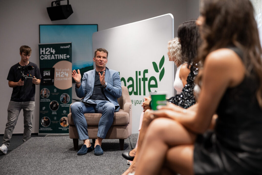MLV.sk_herbalife_retreat_2025_rezia_ozvucenie_portovanie_eventova_fotoprodukcia_aftermovie_balonova_stena_tlač_promo_materialov (3)