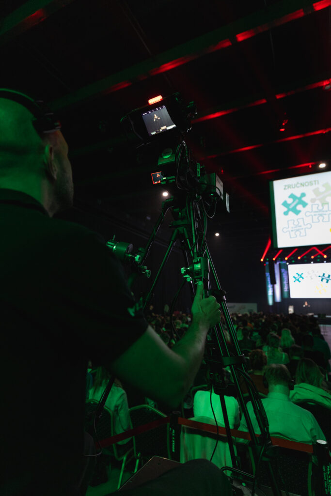 MLV.sk_herbalife_spectacular_2025_konferencia_LED_obrazovka_grafika_animacia_rezia_strih_kamier_svetla_zvuk_stage_magament_hostesing_catering_branding_aftermovie_eventova_fotoprodukcia (5)