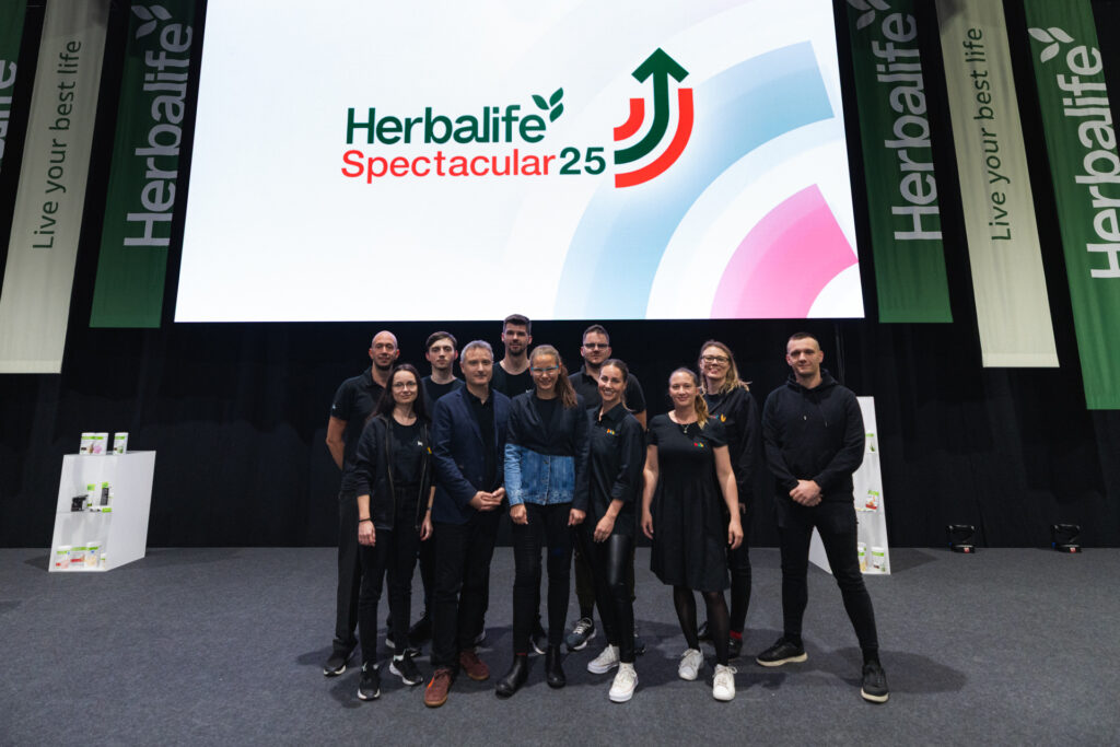 MLV.sk_herbalife_spectacular_2025_konferencia_LED_obrazovka_grafika_animacia_rezia_strih_kamier_svetla_zvuk_stage_magament_hostesing_catering_branding_aftermovie_eventova_fotoprodukcia (7)