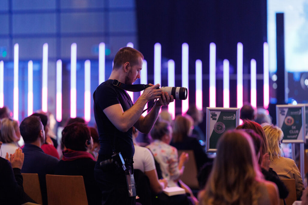 MLV.sk_herbalife_spectacular_event_LED_obrazovky_zvuk_svetla_kamery_kamerovy_prenos_strih_kamier_portovanie_aftermovie_eventove_foto (48)