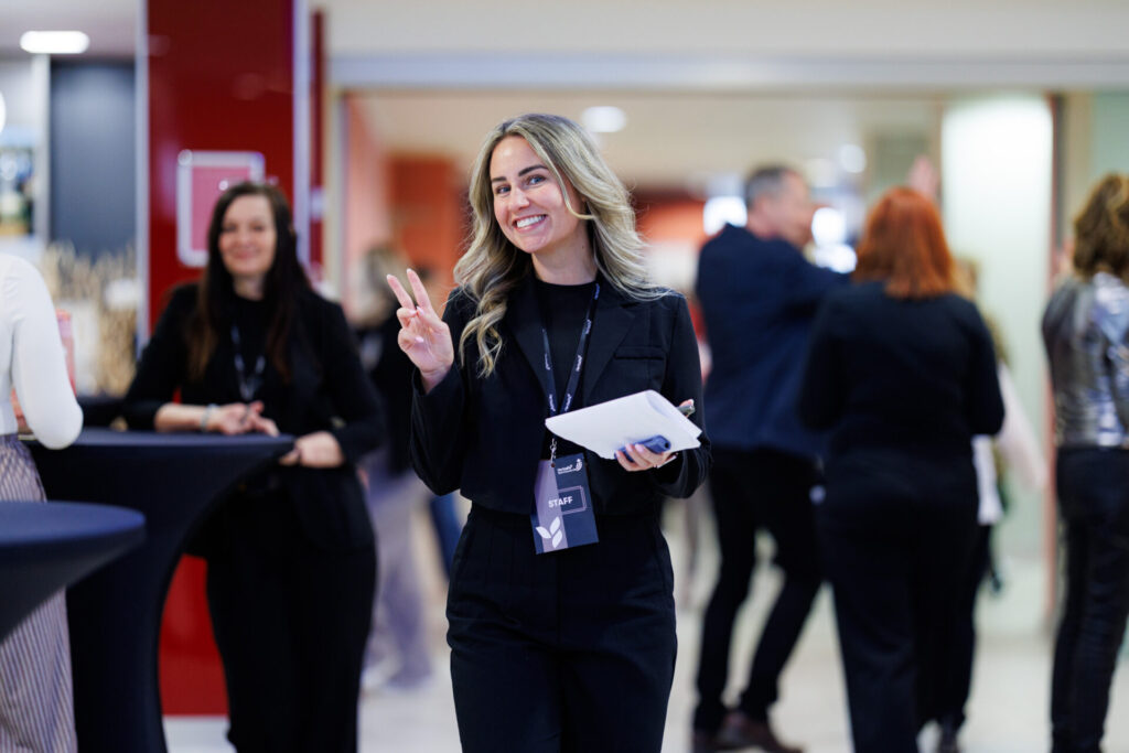 MLV.sk_herbalife_spectacular_event_LED_obrazovky_zvuk_svetla_kamery_kamerovy_prenos_strih_kamier_portovanie_aftermovie_eventove_foto (50)