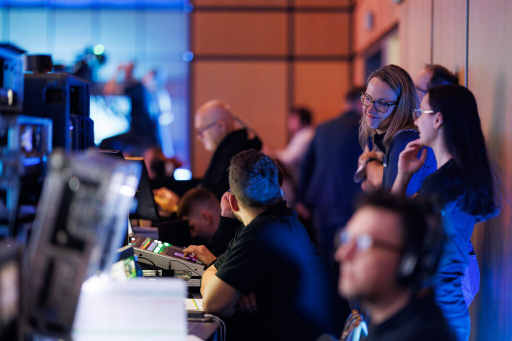 MLV.sk_herbalife_spectacular_event_LED_obrazovky_zvuk_svetla_kamery_kamerovy_prenos_strih_kamier_portovanie_aftermovie_eventove_foto (53)