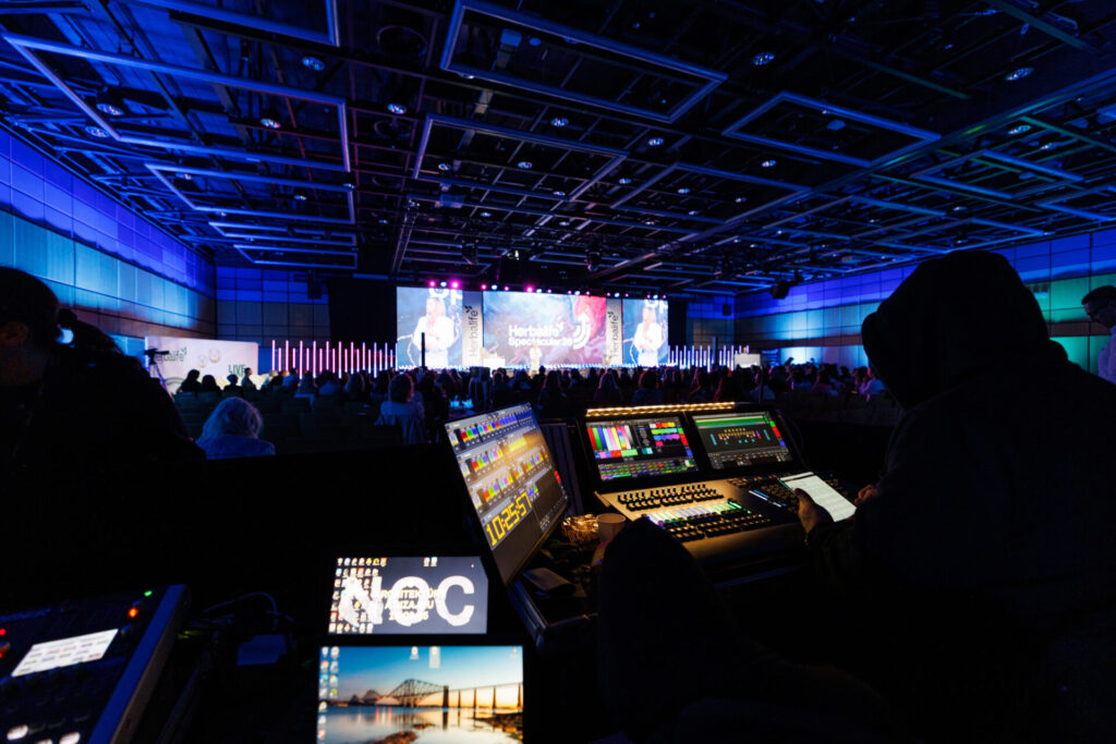 MLV.sk_herbalife_spectacular_event_LED_obrazovky_zvuk_svetla_kamery_kamerovy_prenos_strih_kamier_portovanie_aftermovie_eventove_foto (7)